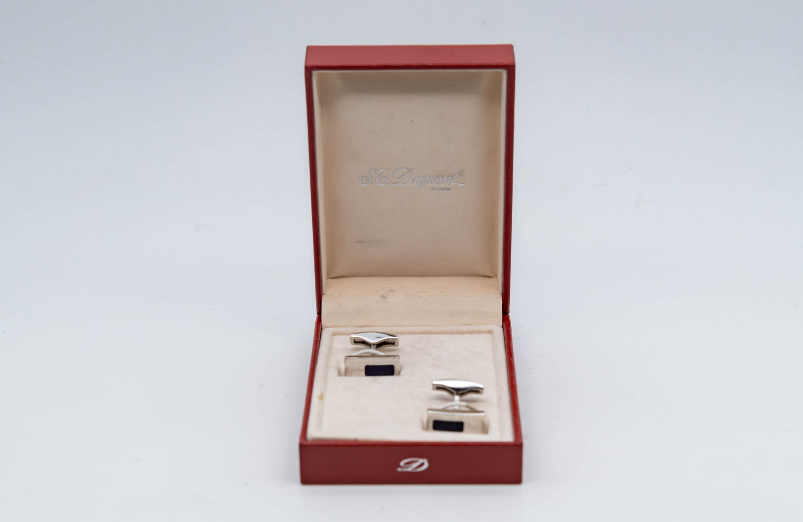 Marked S.T. Dupont Cufflinks Made in England (1 of 8)