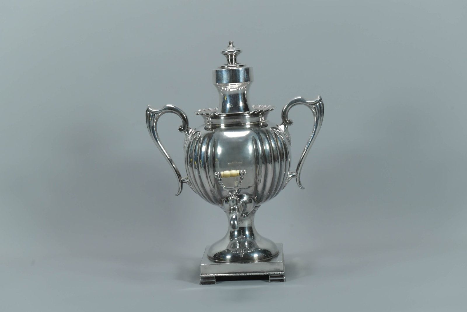 Vintage Old English Sheffield Silver-Tone Samovar/Tea or Coffee Urn by Bramwell & Co. Sheffield (1 of 8)
