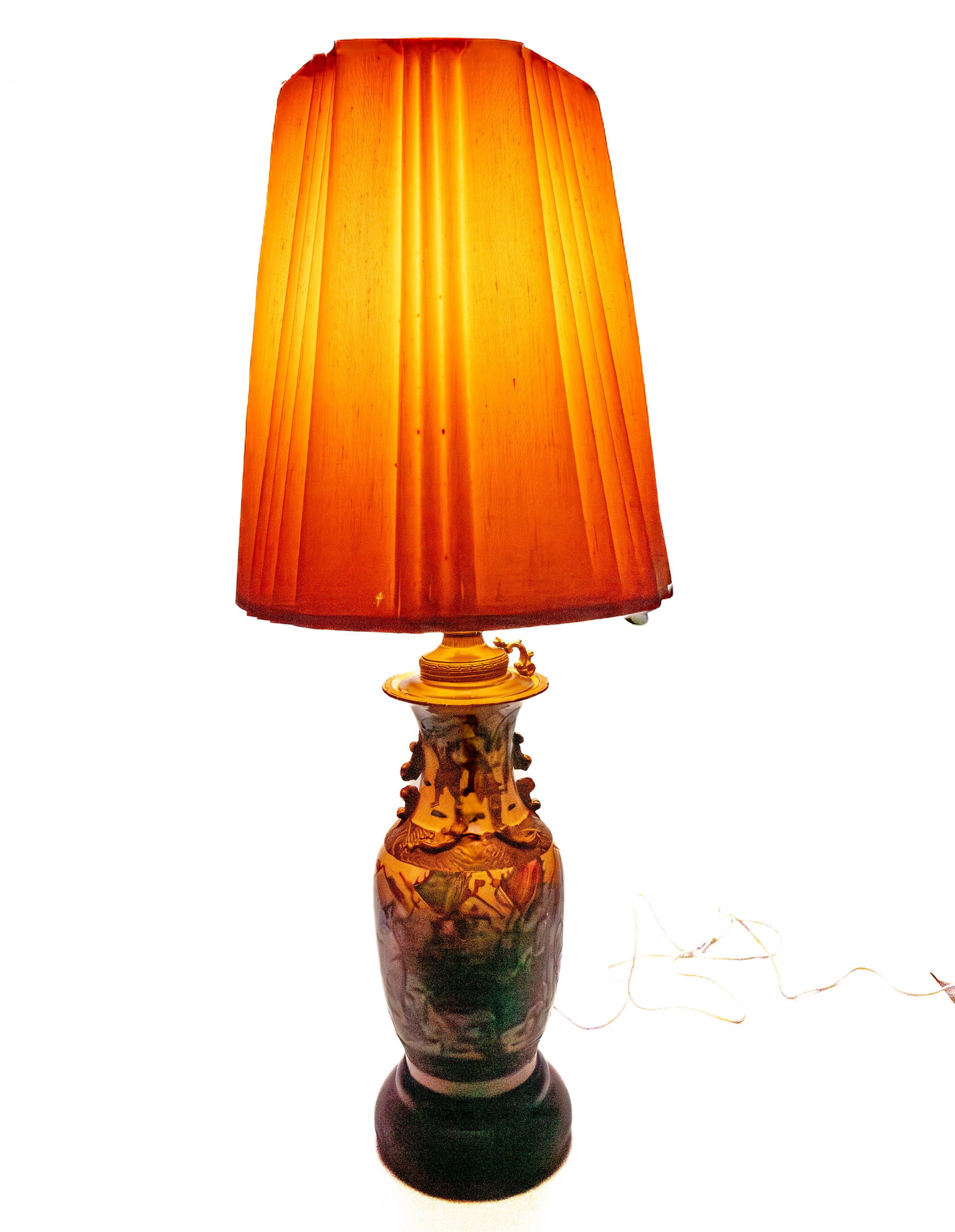 Vintage Chinese Hand-Painted Warrior Battle Scenes & Cracked Porcelain Lamp: Vintage Chinese Hand-Painted Warrior Battle Scenes & Cracked Porcelain Lamp. Total tall 37", Wooden base width 8"1/2. Overall in good vintage condition.