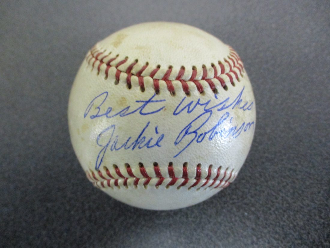 Authentic Jackie Robinson Signed Baseball - A Piece of Baseball History (1 of 5)
