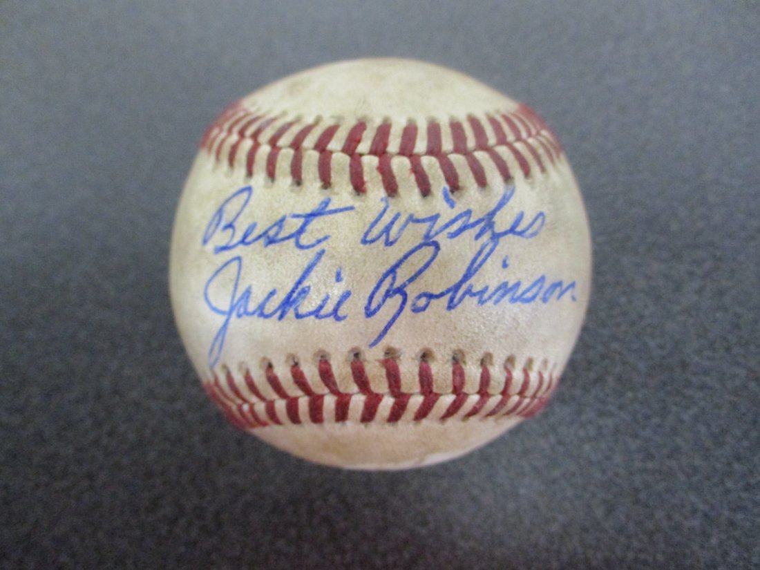 Authentic Jackie Robinson Signed Baseball - A Piece of Baseball History (1 of 6)