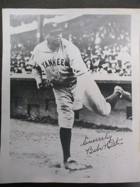 Babe Ruth Signed Photograph in Iconic Pitching Stance with COA (1 of 5)