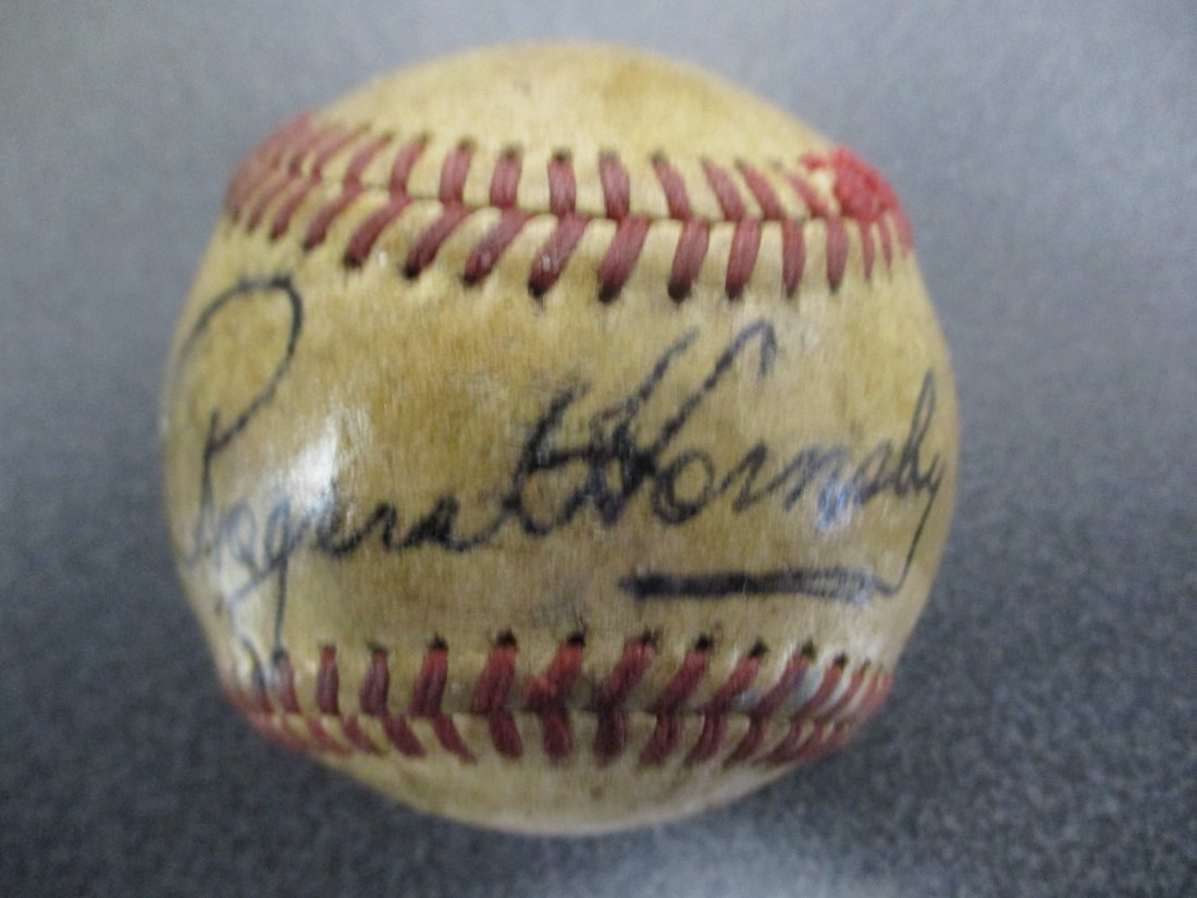Rogers Hornsby Autographed Baseball – A Majestic Relic from the Diamond with COA (1 of 4)