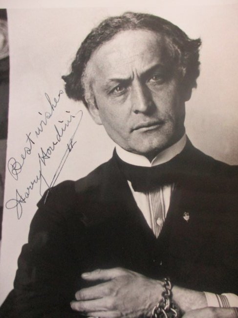 Harry Houdini Signed 8 x 10 Photograph with Best Wishes Inscription (1 of 3)