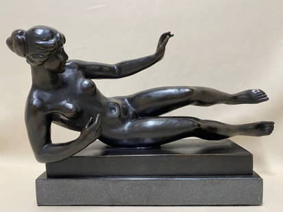 ARISTIDE MAILLOL RECLINING FRENCH BRONZE SCULPTURE: FRENCH BRONZE SCULPTURE ARISTIDE MAILLOL RECLINING ARISTIDE MAILLOL ( 1861-- 1944) FRENCH BRONZE SCULPTURE SIGNED SIZE 6 x 10-3/4 inches Base 1-1/4 x 9 x 3.5 inches :