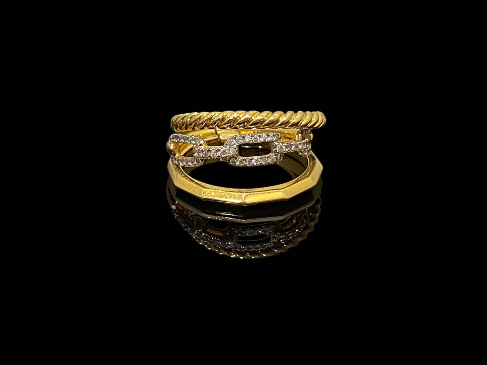 David Yurman 18K Yellow Gold 0.15 cwt Diamond Stax Narrow Ring: David Yurman 18K Yellow Gold 0.15 cwt Diamond Stax Narrow Ring Brand: David Yurman Condition: pre-owned Material: 18K Yellow Gold Diamonds: 0.15 cwtSize: 7.5Retail: $2750