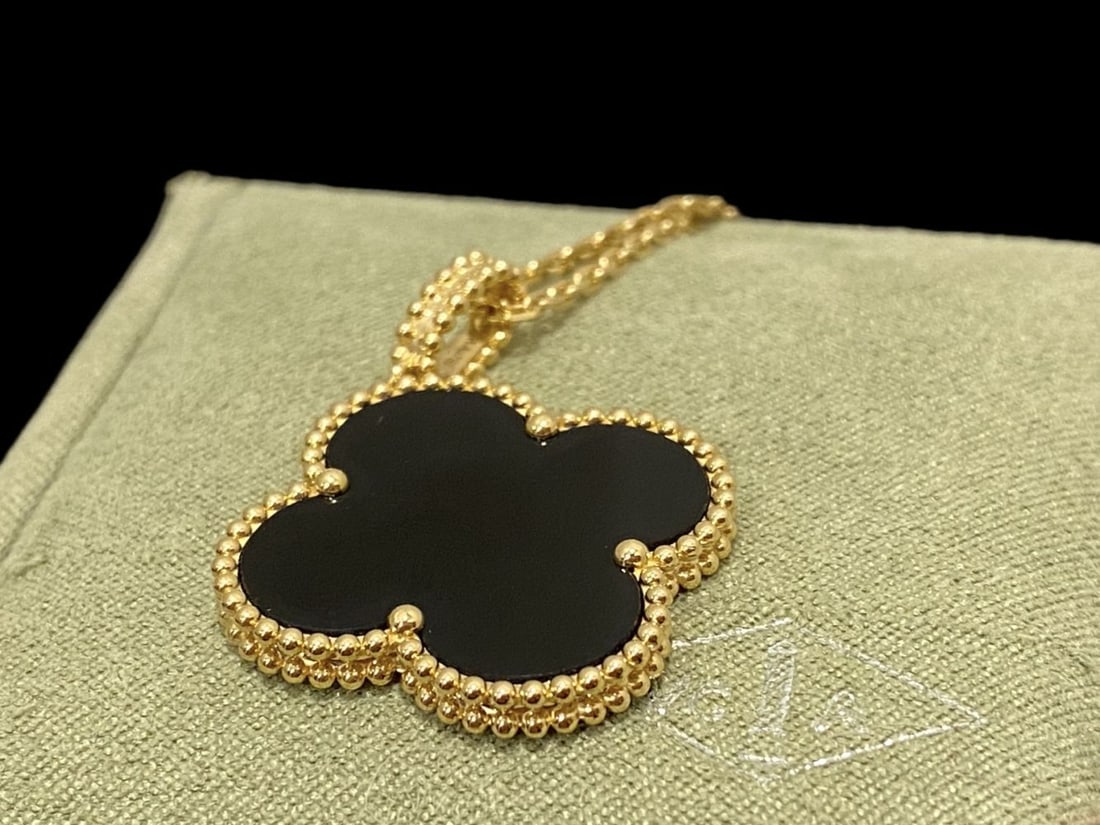 Van Cleef & Arpels Magic Alhambra long necklace 1 motif 18k Yellow gold, Onyx (1 of 5)