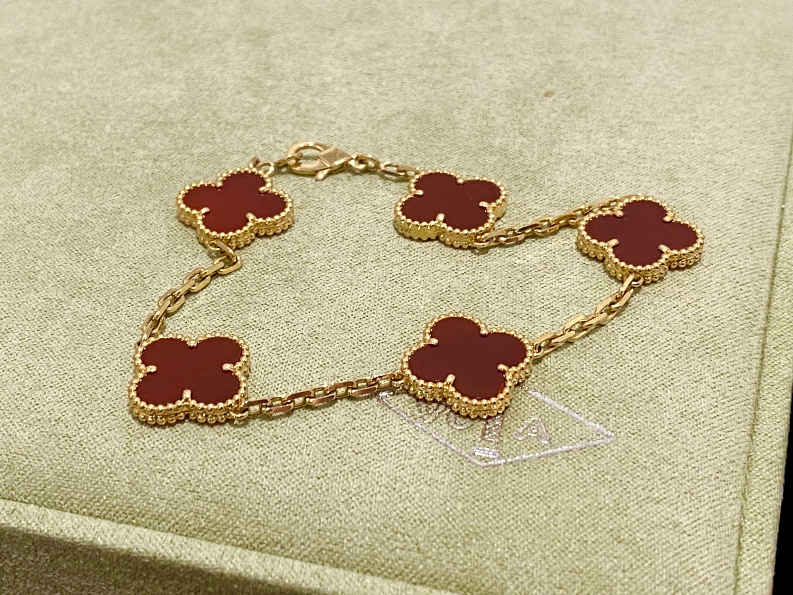 Van Cleef & Arpels Vintage Alhambra Bracelet 5 Motifs 18K Yellow Gold & Carnelian. (1 of 4)