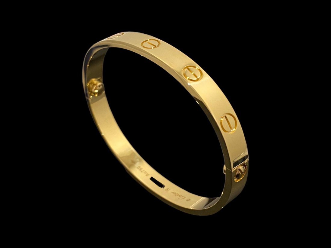 Cartier love bracelet 18k yellow gold Size 16 (1 of 6)