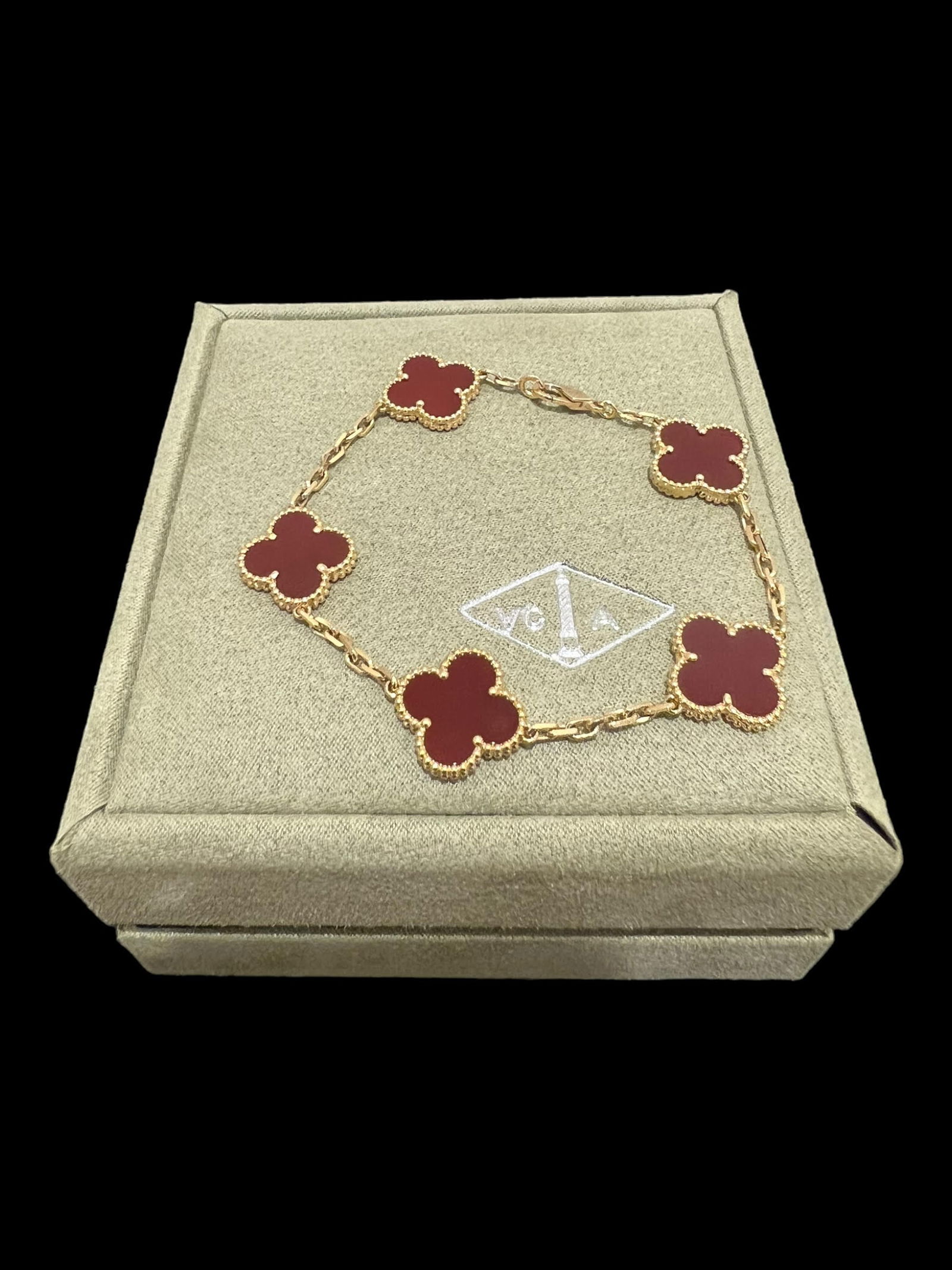 Van Cleef & Arpels Vintage Alhambra Bracelet 5 Motifs 18K Yellow Gold Carnelian (1 of 5)