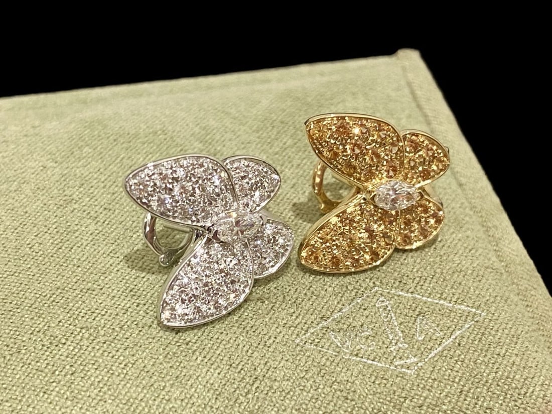 Van Cleef & Arpels Two Butterfly earrings 18k yellow gold Diamond (1 of 6)