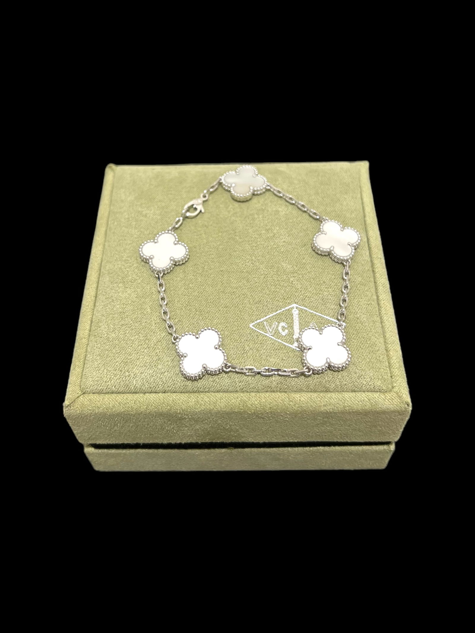 Van Cleef & Arpels Vintage Alhambra Bracelet 5 Motifs 18K White Gold Mother-of-Pearl: Condition: Like new Brand: Van Cleef & Arpels Metal: 18k yellow gold Gem stone: Mother-of-pearl Comes with an original box or pouch