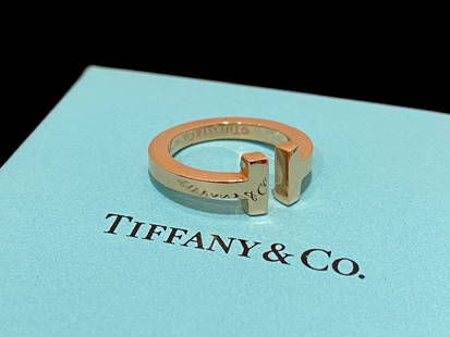 TIFFANY & CO SQUARE 18K ROSE GOLD RING SIZE 5.25: Condition: Like new Brand: Van Cleef & Arpels Metal: 18k rose gold Ring size: 5.25 Retail price: $ 1,900