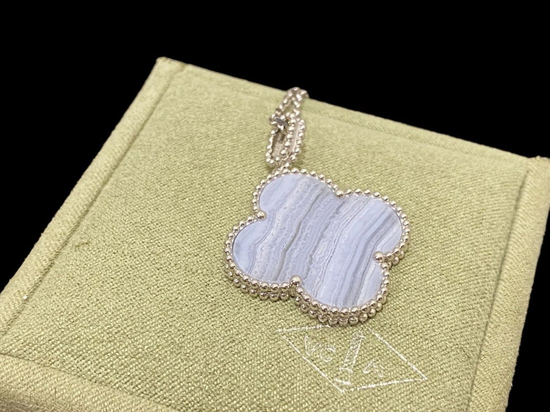 Van Cleef & Arpels Magic Alhambra long necklace 1 motif 18k white gold Chalcedony (1 of 8)