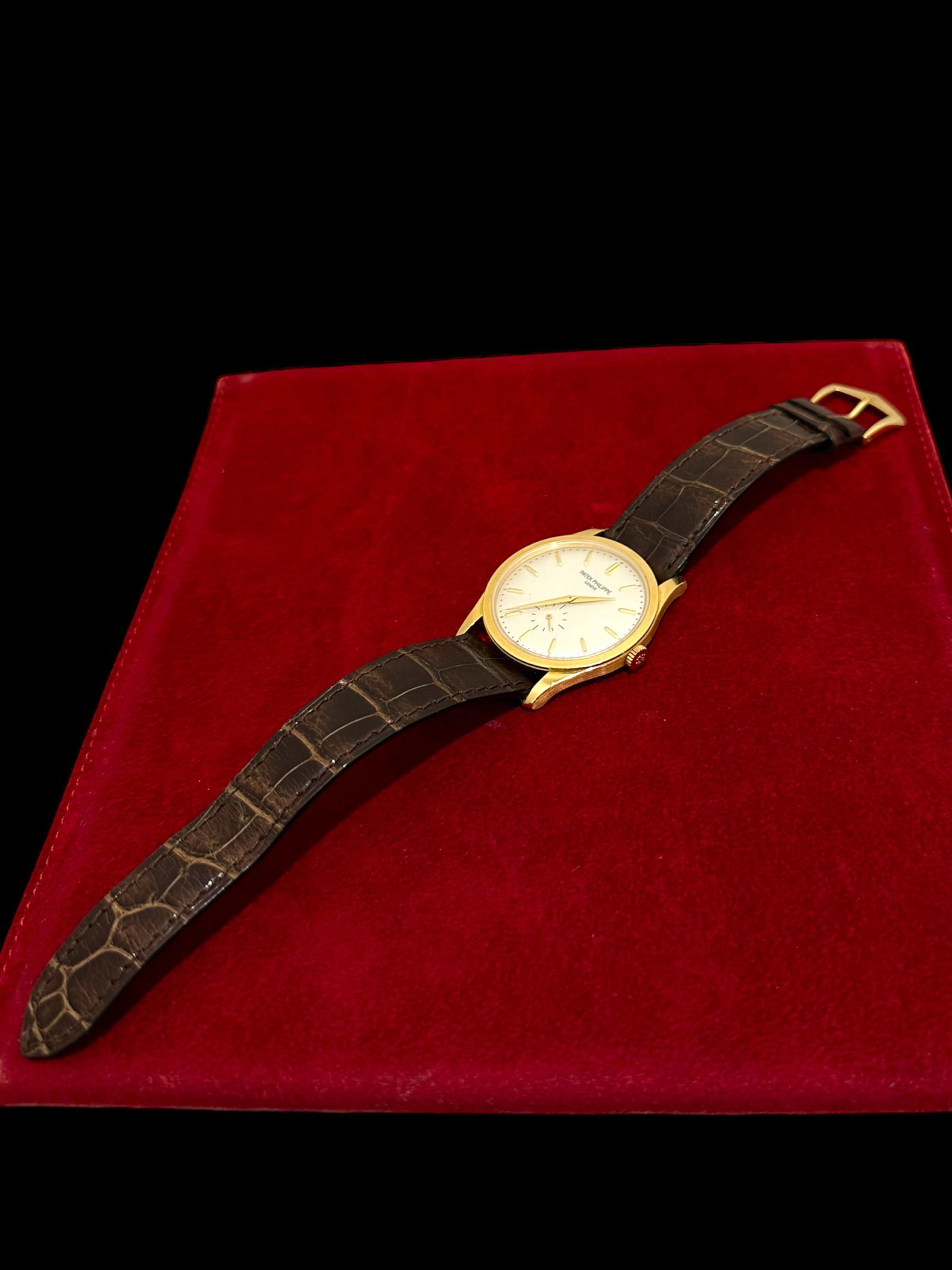 Patek Philippe Calatrava 38mm Vintage 2000s 18k Gold Watch (1 of 7)