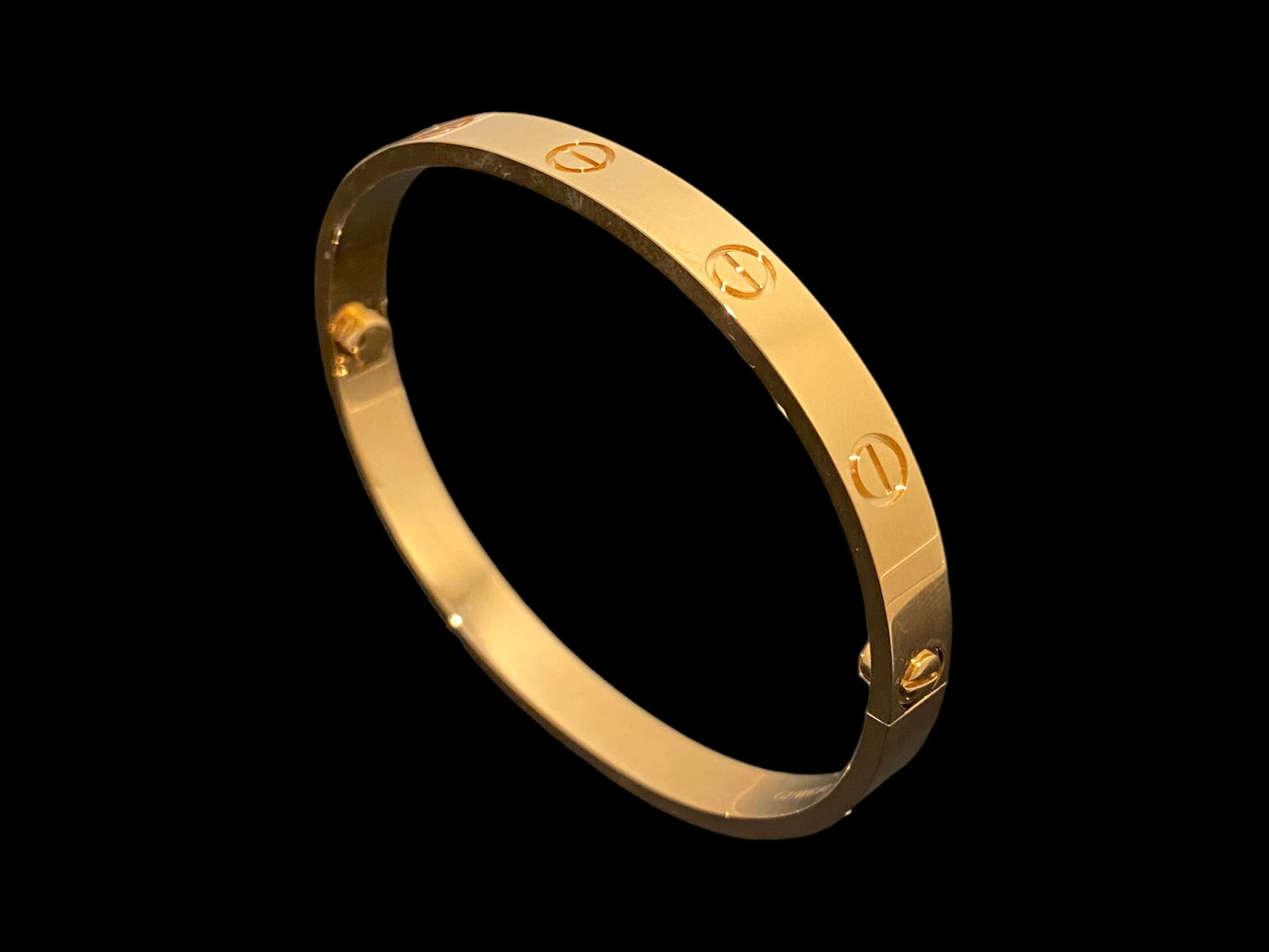 Cartier 18K Rose Gold Love Bracelet, Size 17: Condition: Brand new Brand: Cartier Metal: 18k rose gold Bracelet size: 17 Retail price: $ 6,300 Comes with an original box or pouch.