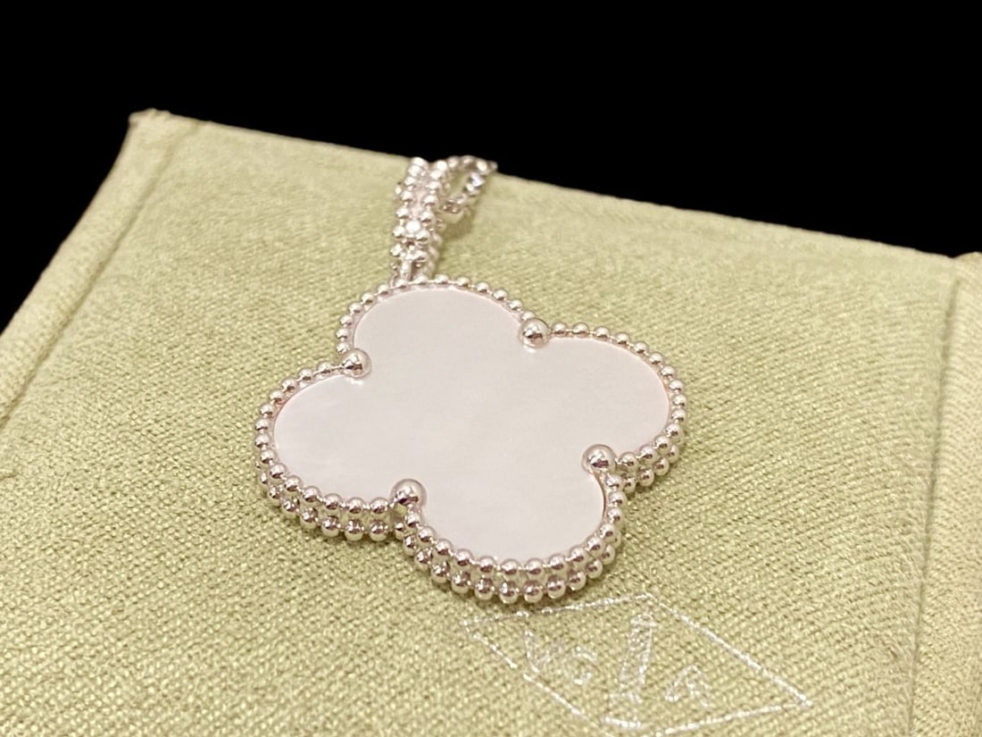 Van Cleef & Arpels Magic Alhambra long necklace 1 motif 18k white gold Mother-of-pearl (1 of 5)