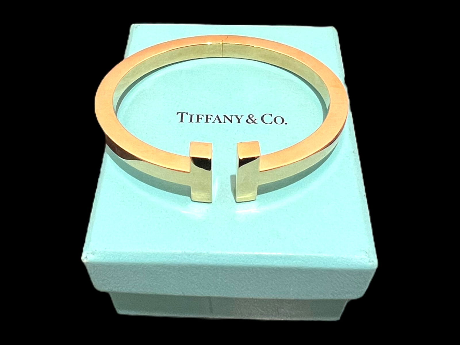 Tiffany T Square Bracelet in 18k Gold Size Medium (1 of 5)