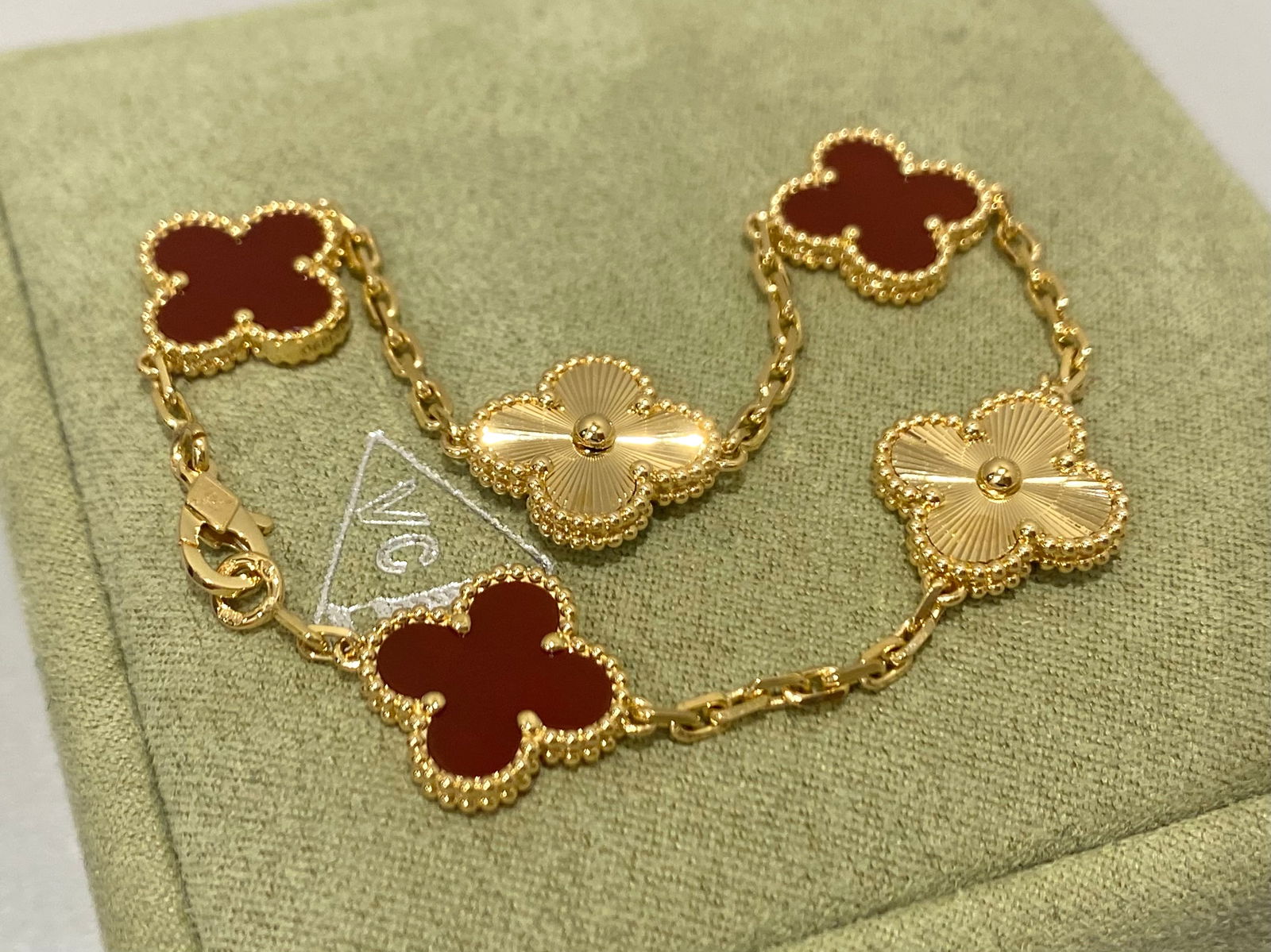 Van Cleef & Arpels Vintage Alhambra bracelet 5 motifs 18k Rose gold Carnelian (1 of 4)