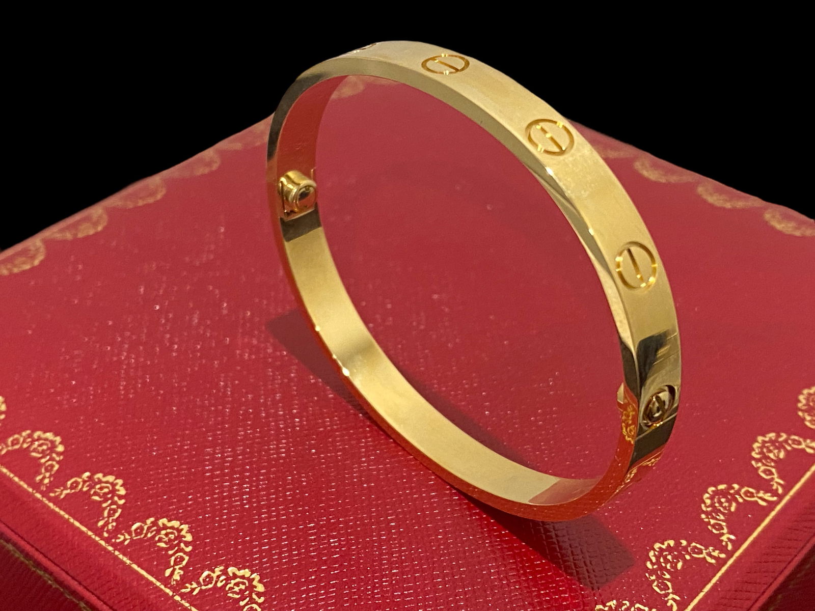 Cartier Love Bracelet 18K Yellow Gold Size 17 (1 of 5)