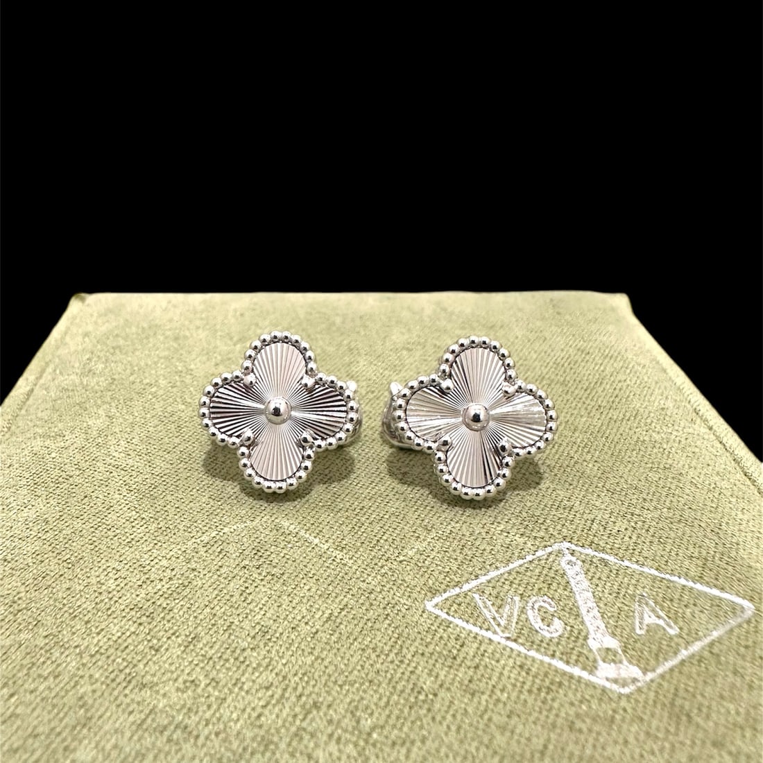 Van Cleef & Arpels Vintage Alhambra earrings, 18K white gold (1 of 5)