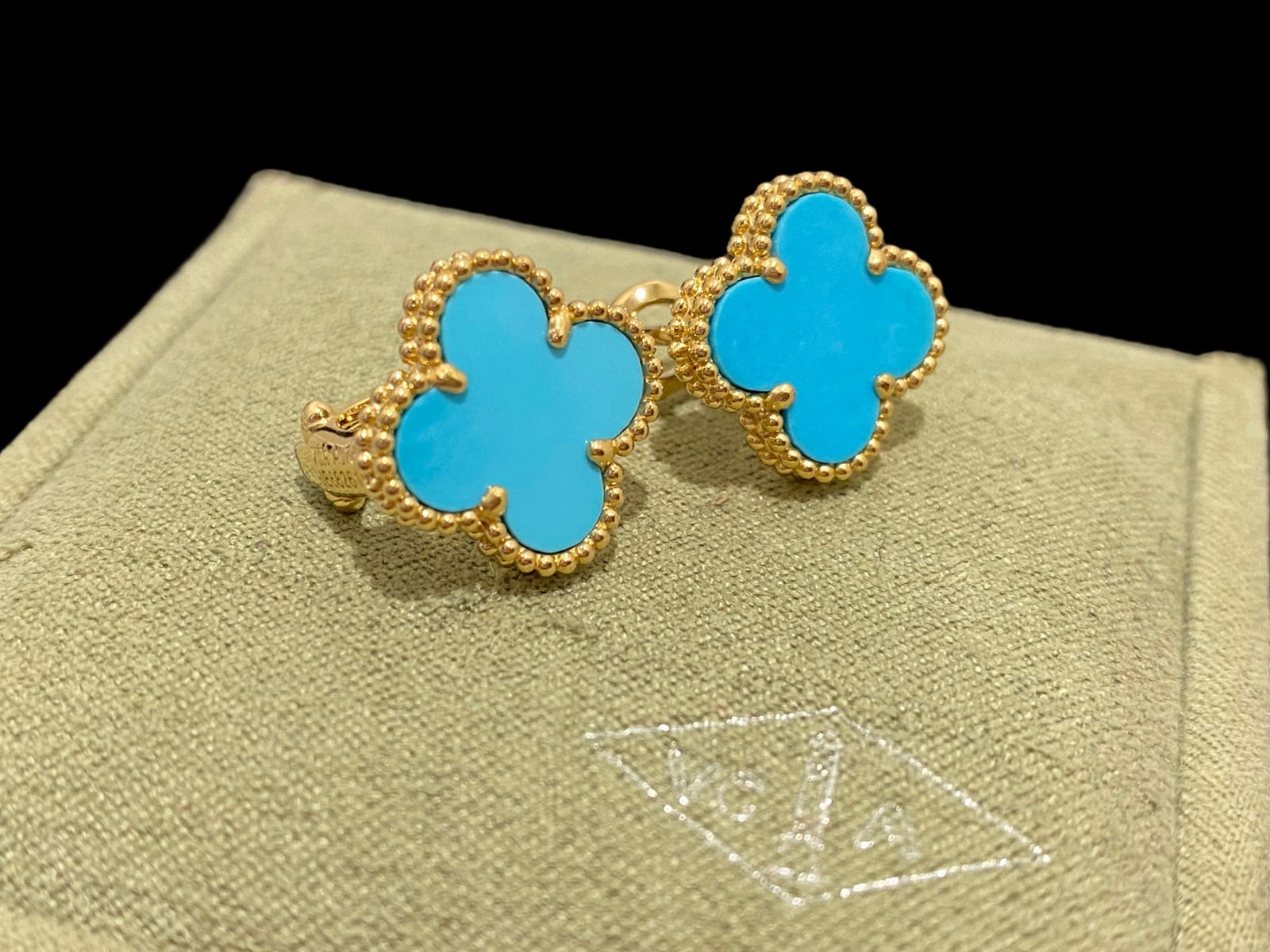 Van Cleef & Arpels Vintage Alhambra Earrings 18K Yellow Gold, Turquoise (1 of 6)