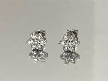 18k White Gold Apx 1 Carat Diamond Medium Flower Earrings