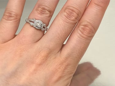 Stunning Round-Cut Diamond Cluster Halo Engagement Ring