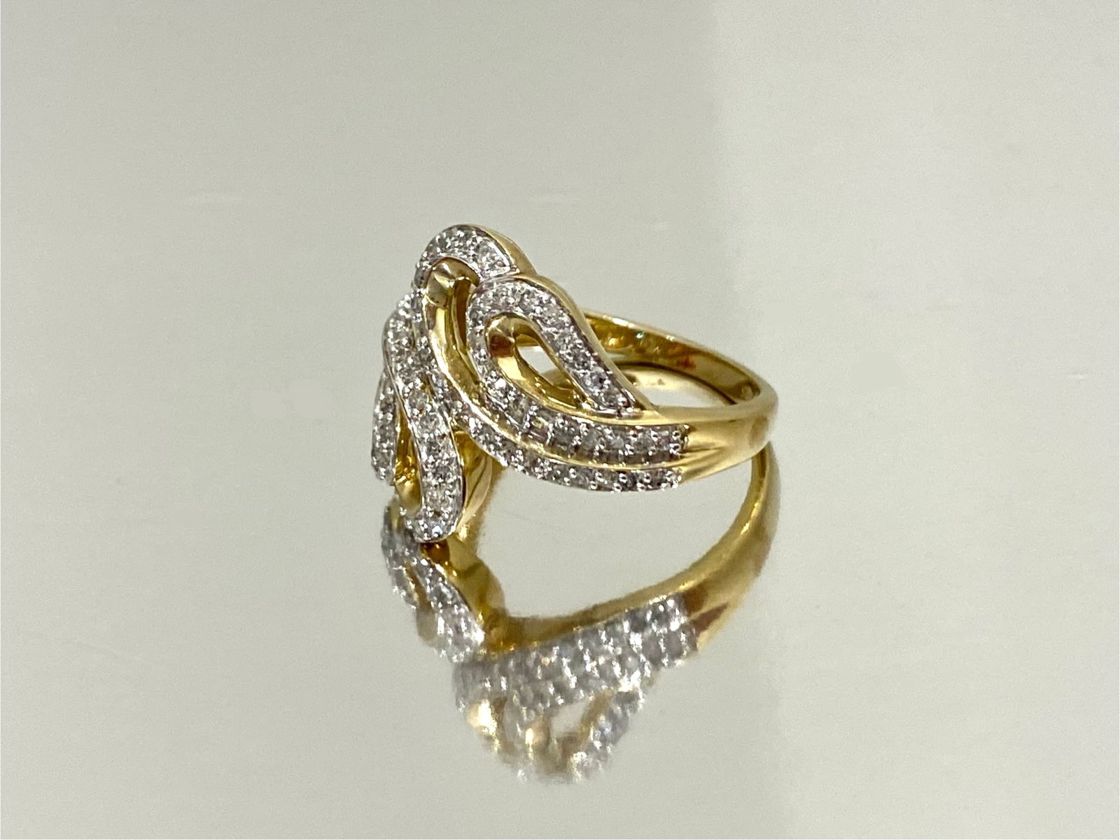 Women's 10kt White Gold Round Diamond Bypass Band Ring (1 of 6)