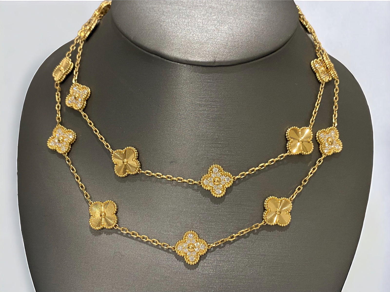 Van Cleef & Arpels Vintage 20 motif Alhambra 18K Yellow Gold Diamond Long Necklace (1 of 6)