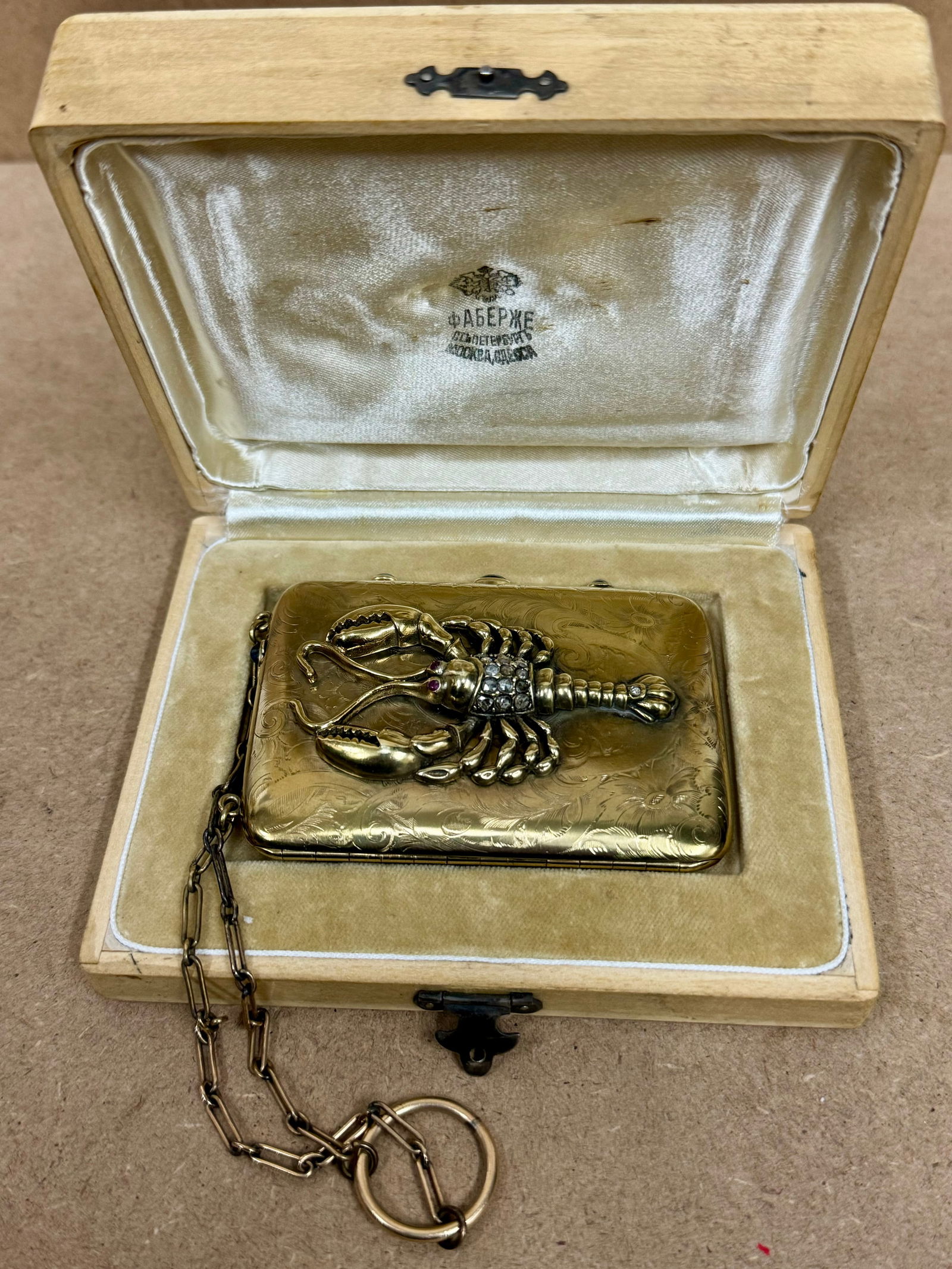 RUSSIAN SILVER ENAMEL DIAMONDS RUBIES ENAMEL COMPACT: Russian silver, diamonds, rubies, enamel compactSTAMPED AND MARKED COMES WITH BOXWEIGHT 137.6 gSIZE 8 x 6 cm