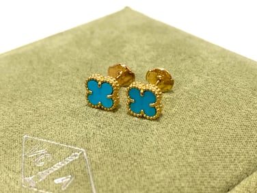 Van Cleef & Arpels Sweet Alhambra Earstuds, 18K yellow gold, Turquoise