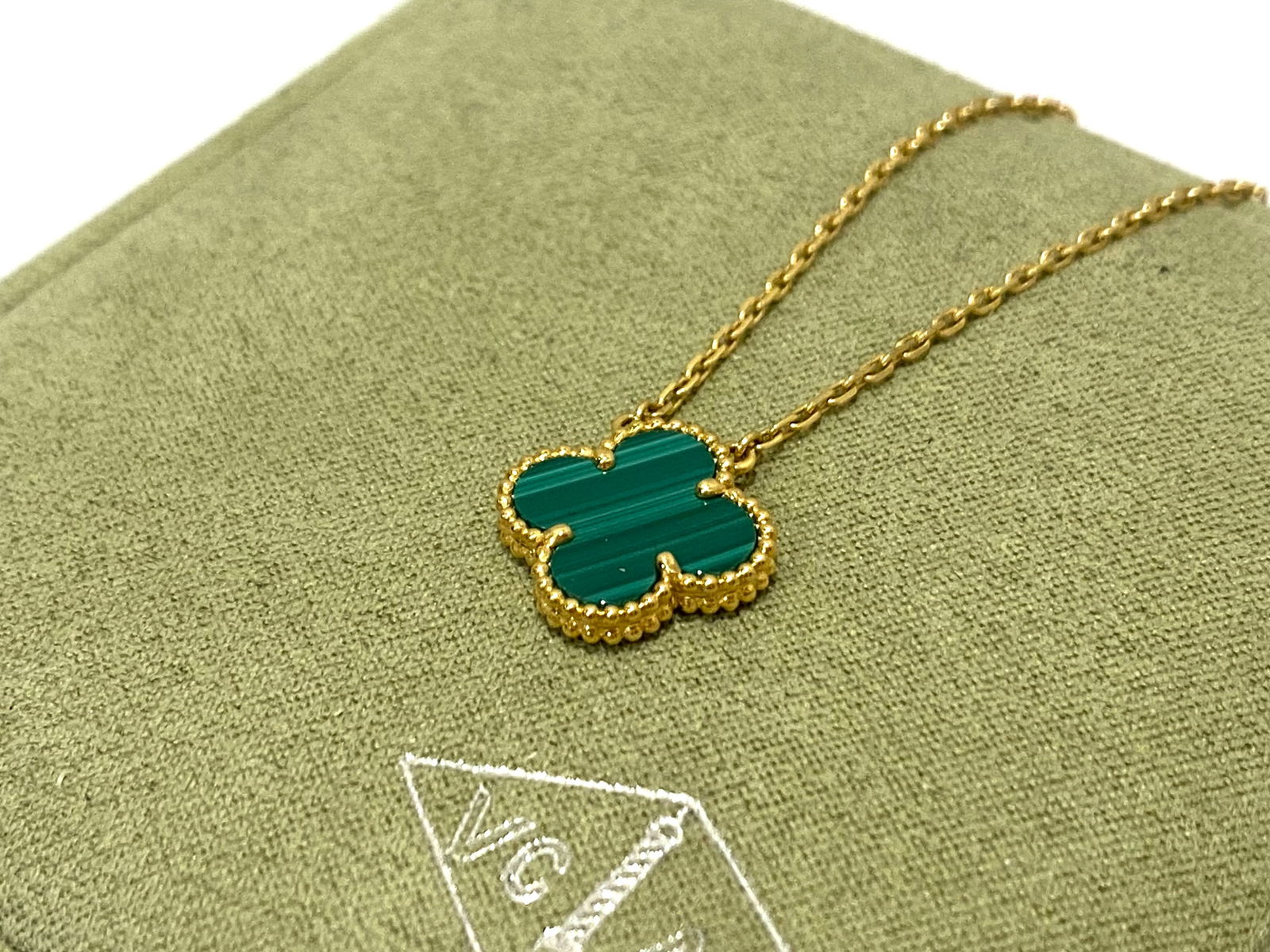 Van Cleef & Arpels Vintage Alhambra Pendant, 18K Yellow Gold, Malachite (1 of 6)