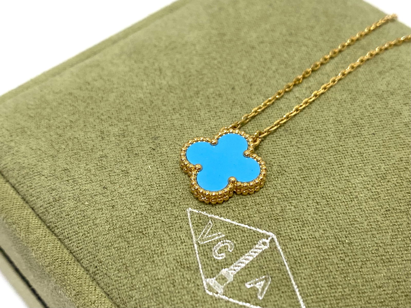 Van Cleef & Arpels Vintage Alhambra Pendant, Turquoise, 18K Yellow Gold (1 of 6)