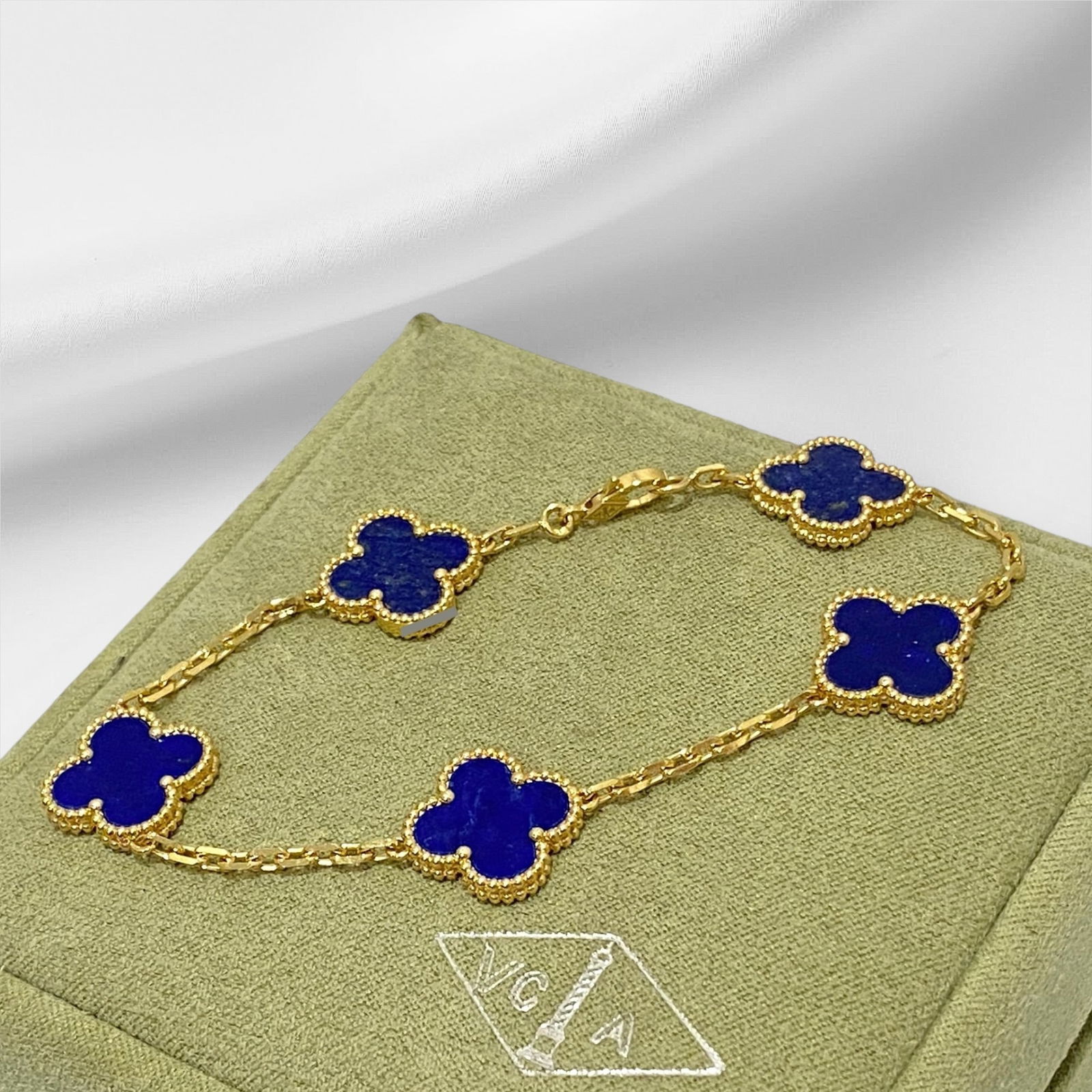 Van Cleef & Arpels Vintage Alhambra Lapis Lazuli 5 motifs bracelet in 18k Yellow gold. (1 of 4)