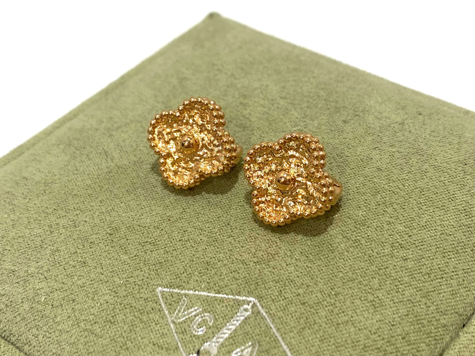 Van Cleef & Arpels Vintage Alhambra earrings, Hammer Solid 18k rose gold (1 of 5)