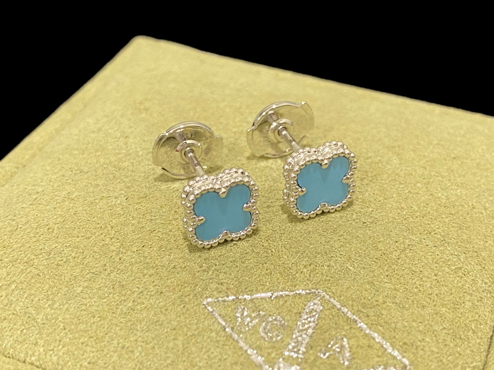 Van Cleef & Arpels Sweet Alhambra Earstuds, 18K White gold, Turquoise (1 of 6)