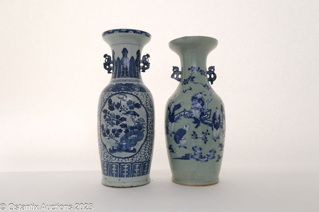 A chinese blue and white porcelain vase, decorated with bird and flowers: A chinese blue and white porcelain vase, decorated with bird and flowers, together with a blue figures celadon vase. 19-20th century. Heights: 63-59,4 cm. The handles are damaged!