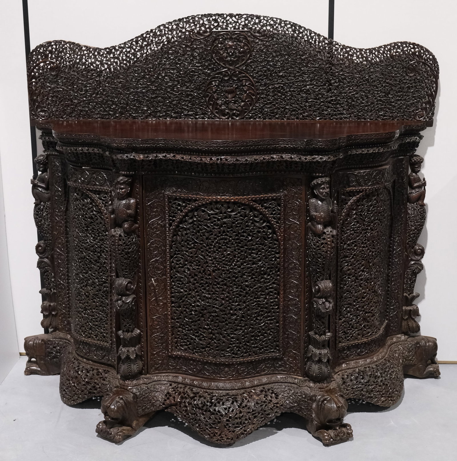 Anglo - Indian Sideboard, Burma 19th Century: Anglo - Indian Sideboard, Richly Carved Exotic Wood - Burma 19th Century H150 cm W170cm