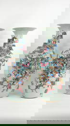 A Chinese pair Famille rose porcelain vases, finely decorated with warriors and palace scenes