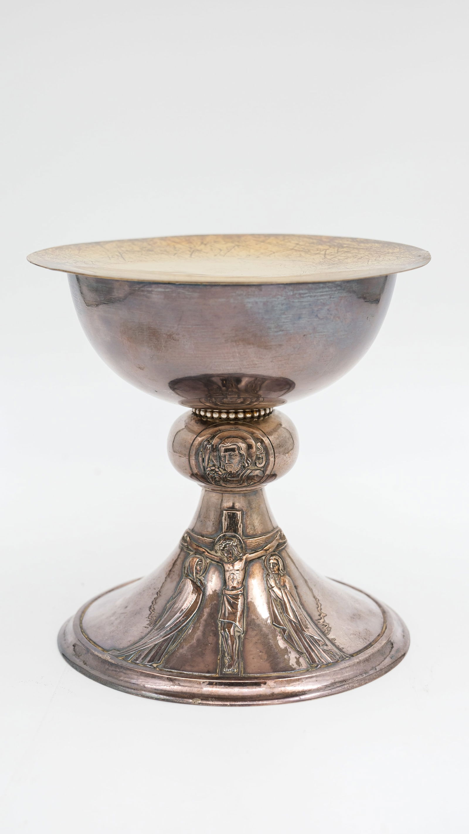 An Art deco religious Silver decorated chalice + pateen. Hallmarks and early 20th Century (1 of 14)