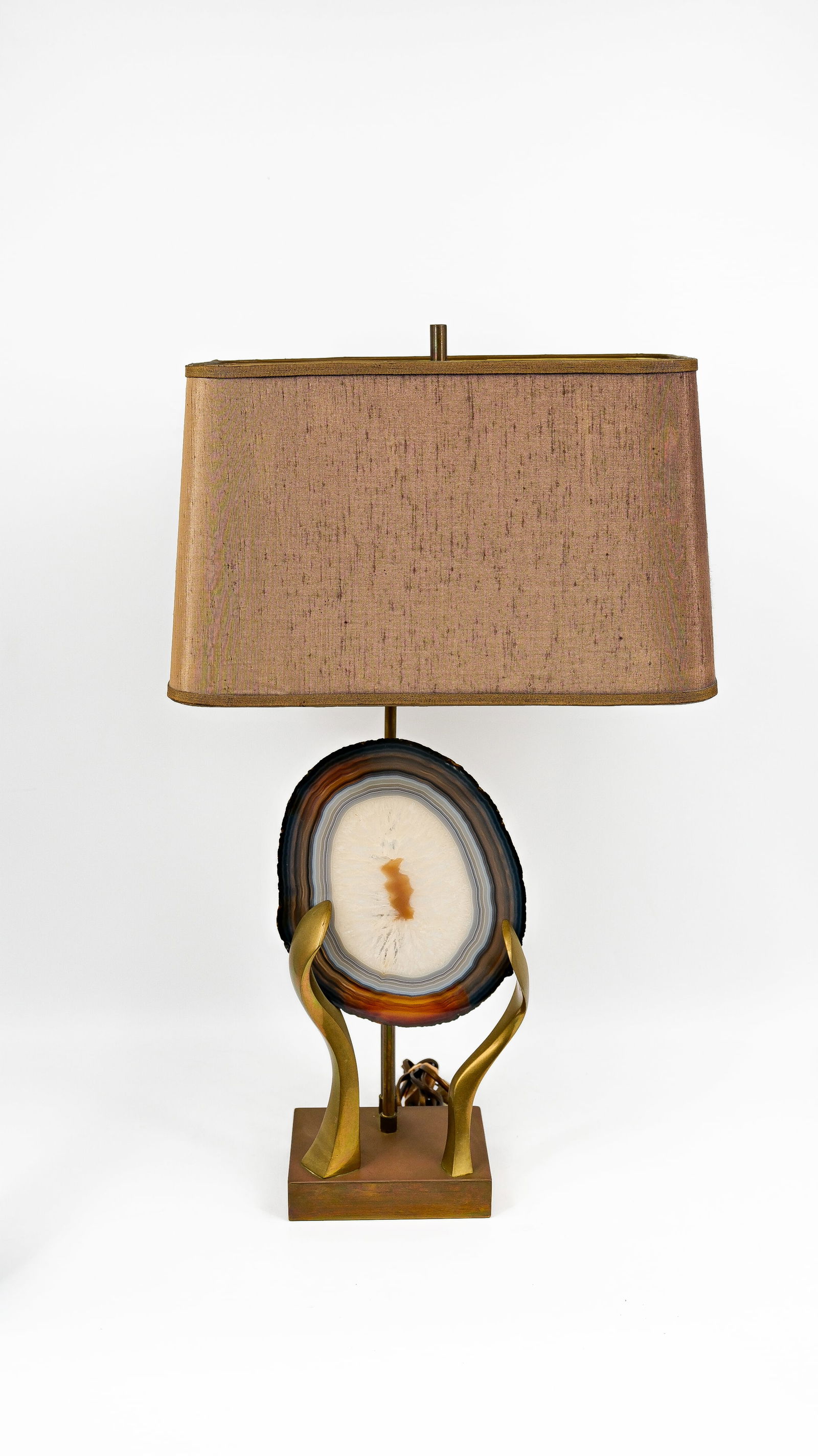 A vintage polished brass and natural stone-mounted table lamp: A vintage polished brass and natural agate-style stone-mounted table lamp. In the manner of Willy Daro. Circa 1960s. H: 69 cm (total)