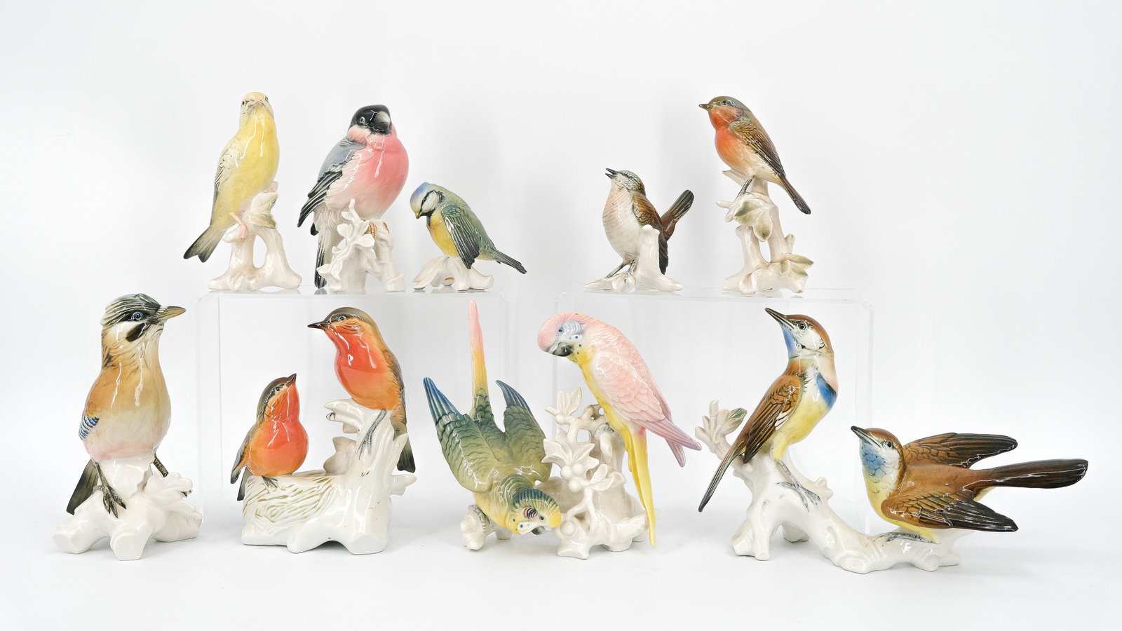 A lot of nine glazed porcelain bird figurines by Karl Ens Volkstedt (1 of 19)