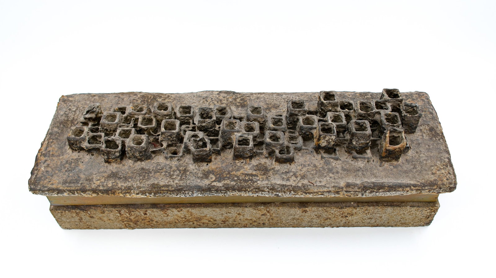 Attributed to Pia MANU (XX) A rare vintage brutalist patinated ceramic jardiniere: Attributed to Pia MANU (XX). A rare vintage brutalist patinated ceramic jardiniere. Circa 1970s. H: 12,5 × W: 51,5 cm