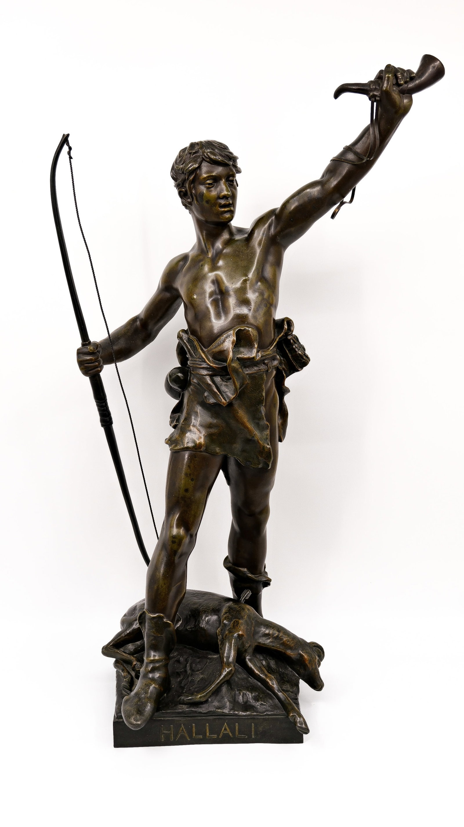 Eugène MARIOTON (1854-1933) - Hallali - A large French spelter figure of a standing man: Eugène MARIOTON (1854-1933). Hallali. A large French spelter figure sculpture of a standing man. Signed. Circa 1900. H: 81 cm