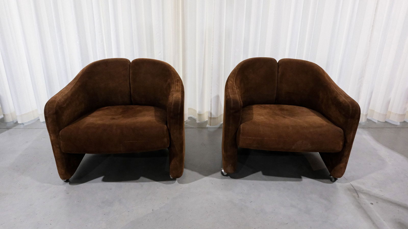 A set of two Italian design armchairs by EUGENIO GERLI for Tecno: A set of two Italian design armchairs by EUGENIO GERLI for Tecno model PS142. Marked with label. Circa 1960-1970s. H: 68 - W: 76 - D: 75 cm