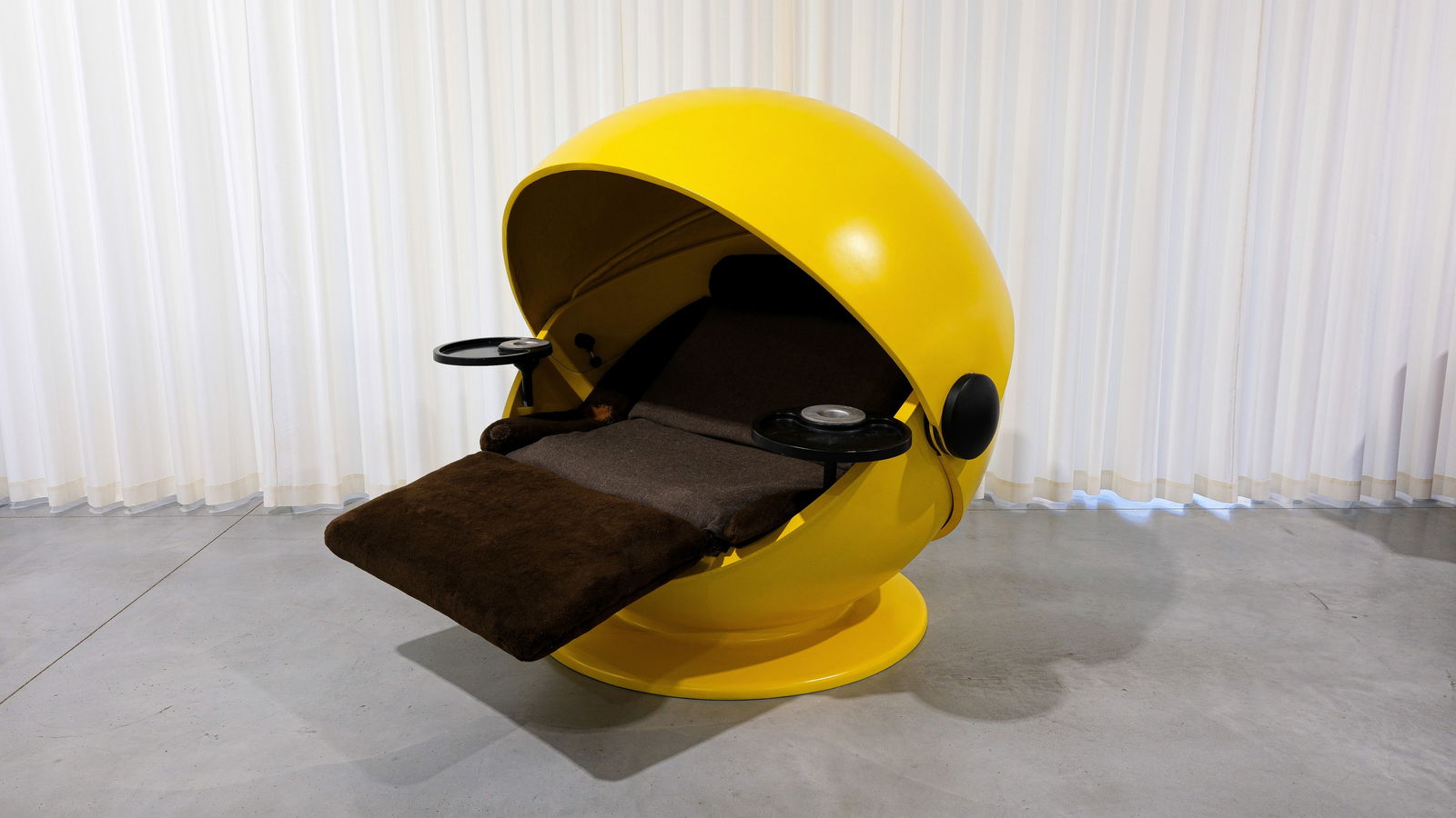 A large and vintage Sunball lounge chair by Gunter Ris & Herbert Selldorf for ROSENTHAL: A large and vintage Sunball lounge chair by Gunter Ris & Herbert Selldorf for ROSENTHAL - circa 1969. H: 157 - W: 172 - D: 164 cm, closed