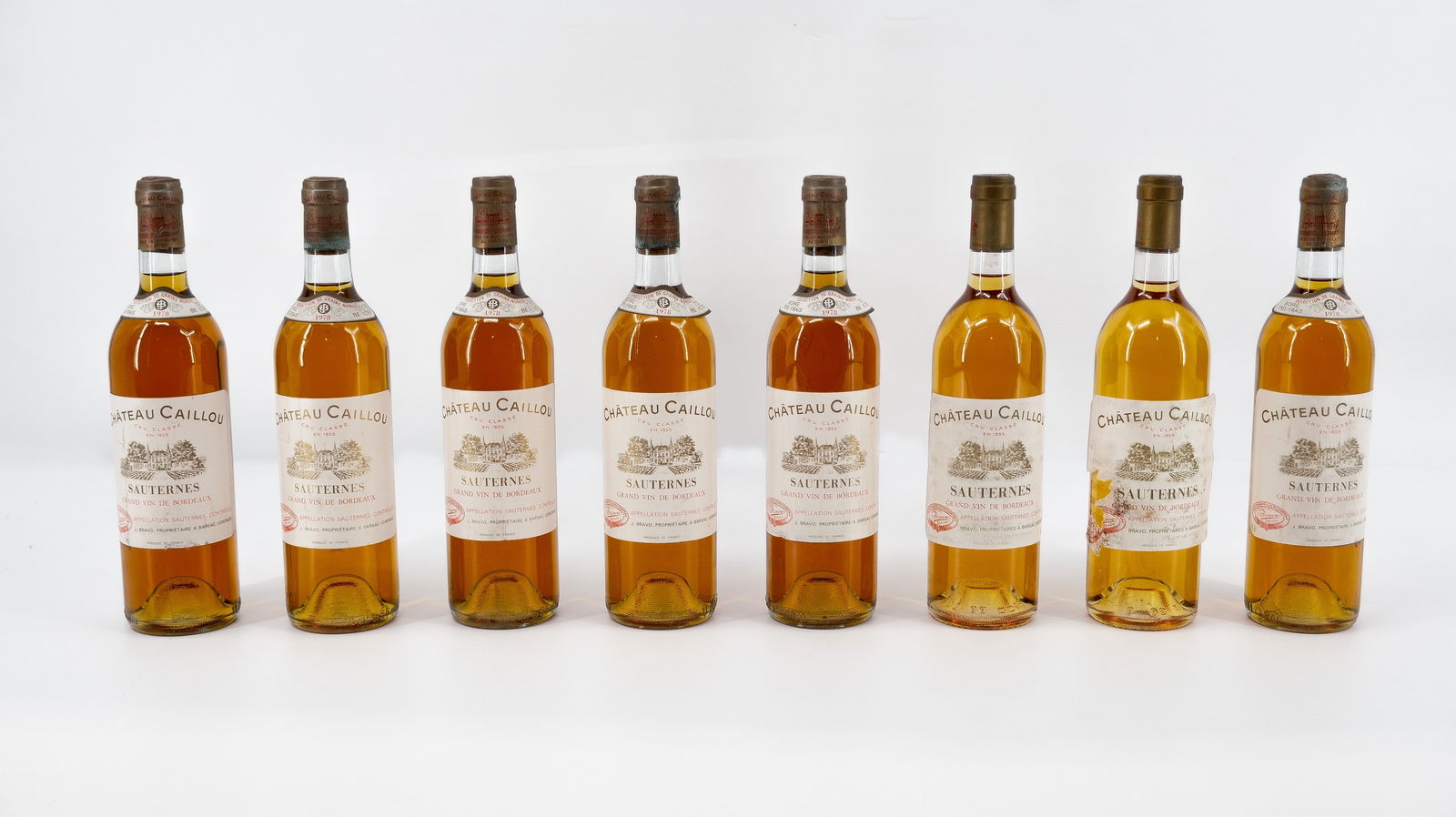 A lot of eight French bottles of wine by Chateau CAILLOU 1978 and 1986 - Sauternes: A lot of eight French bottles of wine by Chateau CAILLOU 1978 and 1986 - Sauternes. 75 cl
