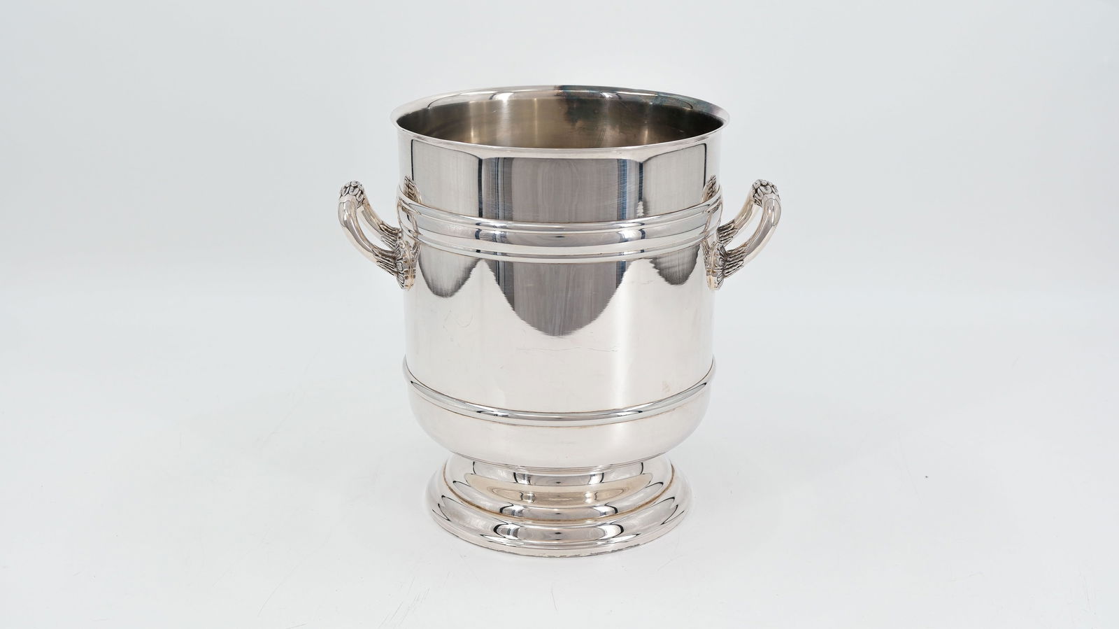A French CHRISTOFLE silver-plated ice bucket (1 of 11)