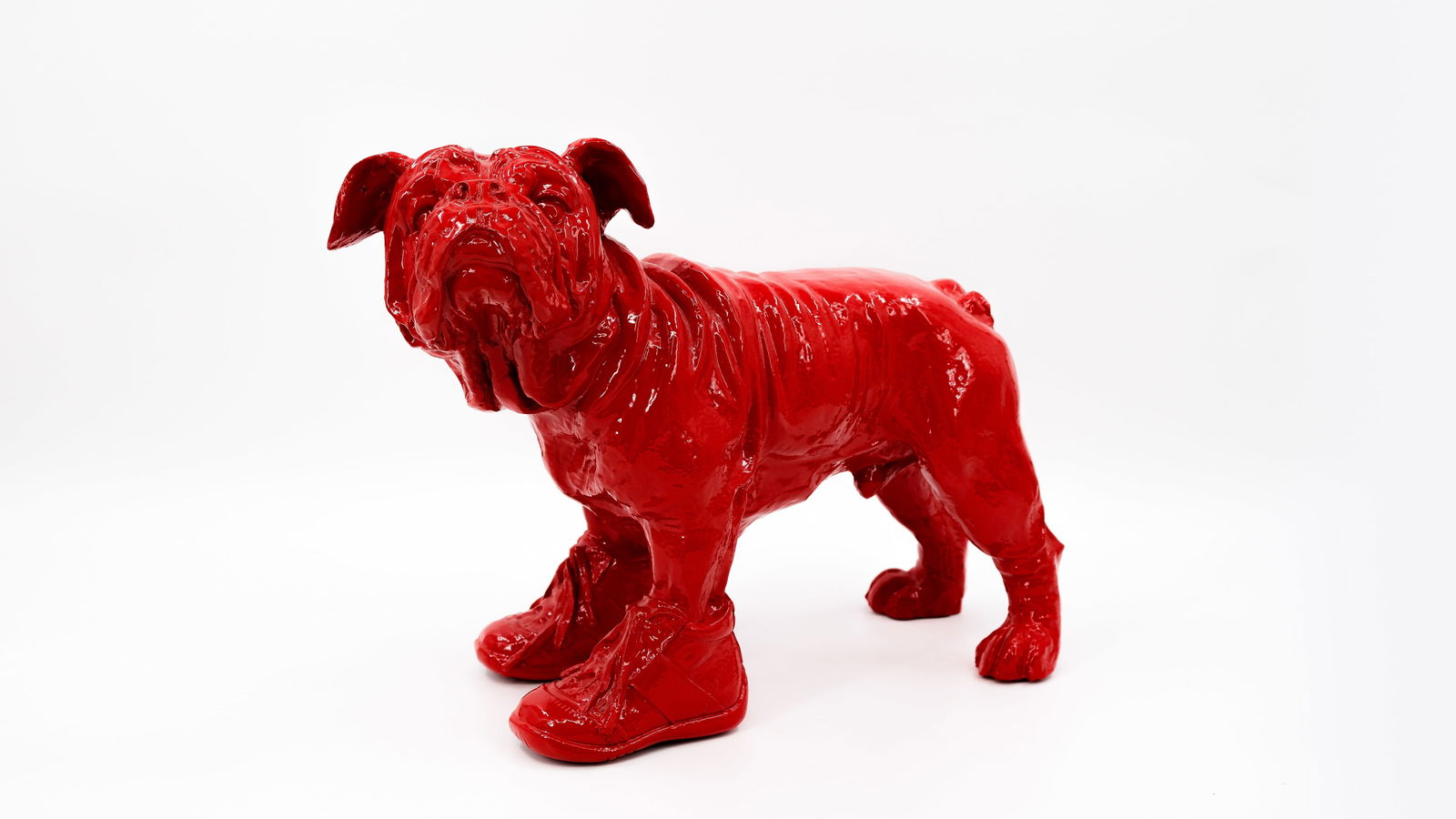 William SWEETLOVE (1949) "Cloned Bouly with shoes" 2009.: William SWEETLOVE (1949) "Cloned Bouly with shoes" 2009. A Belgian modern art patinated resin figure. Signed by the artist and 23/100. H: 29 - W: 34 cm